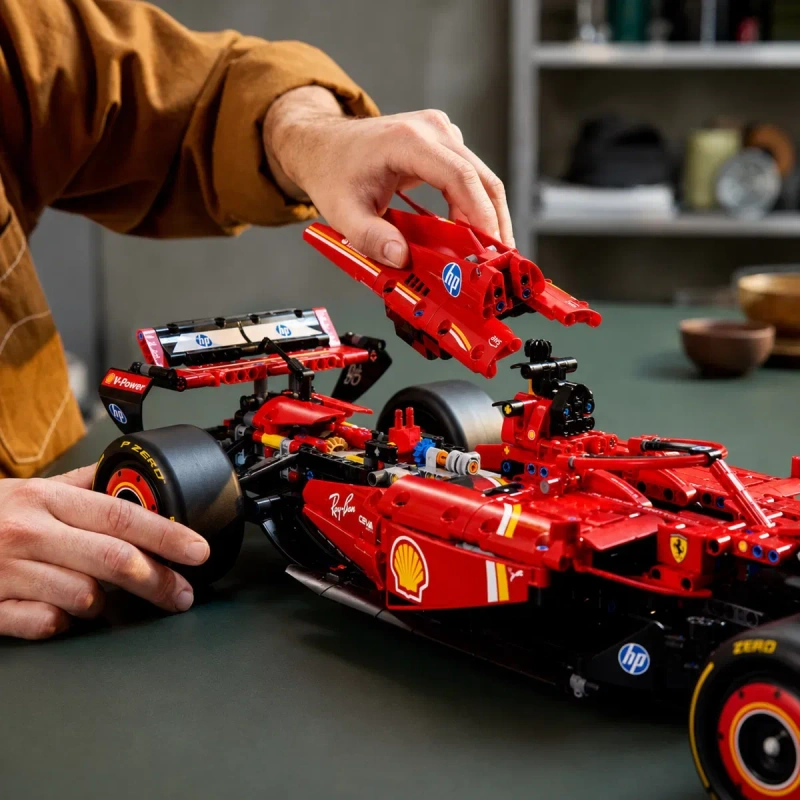 Конструктор Technic – Ferrari SF-24 Formula 1 (42207) | 1361 деталь | сумісний з LEGO — фото 7