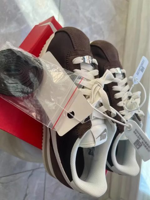 Красовки Nike красовки жіноче взуття