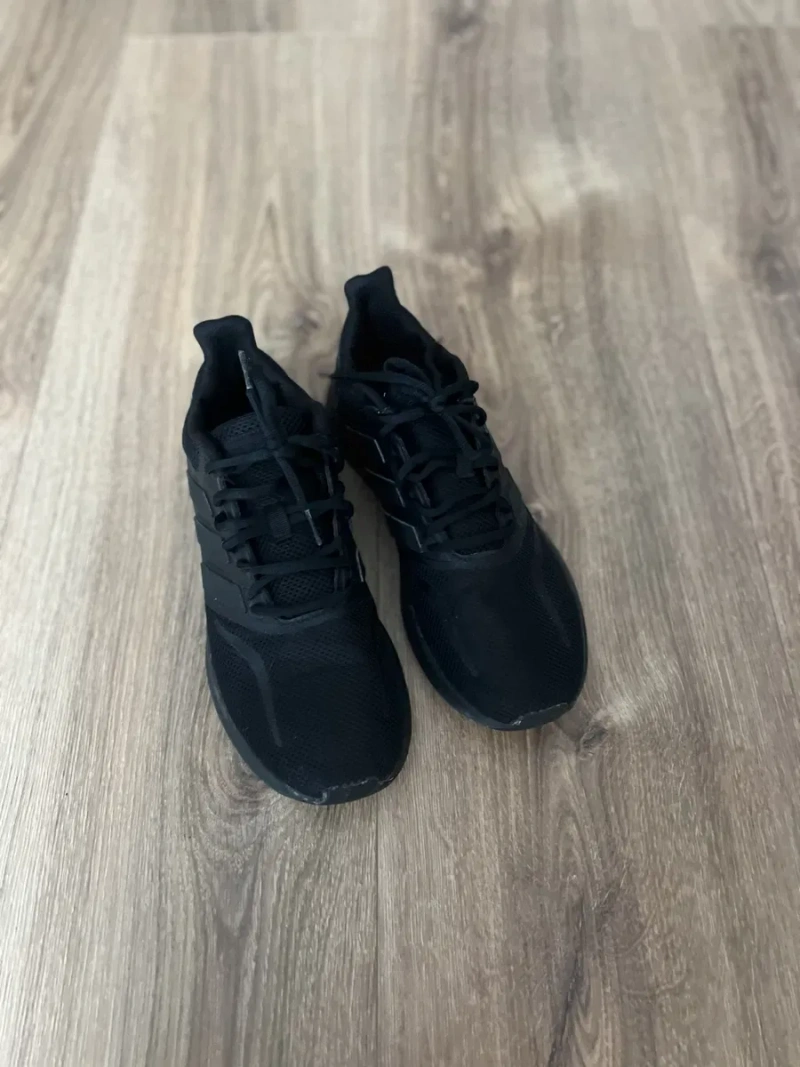 кросівки adidas (стелька 26) — фото 2