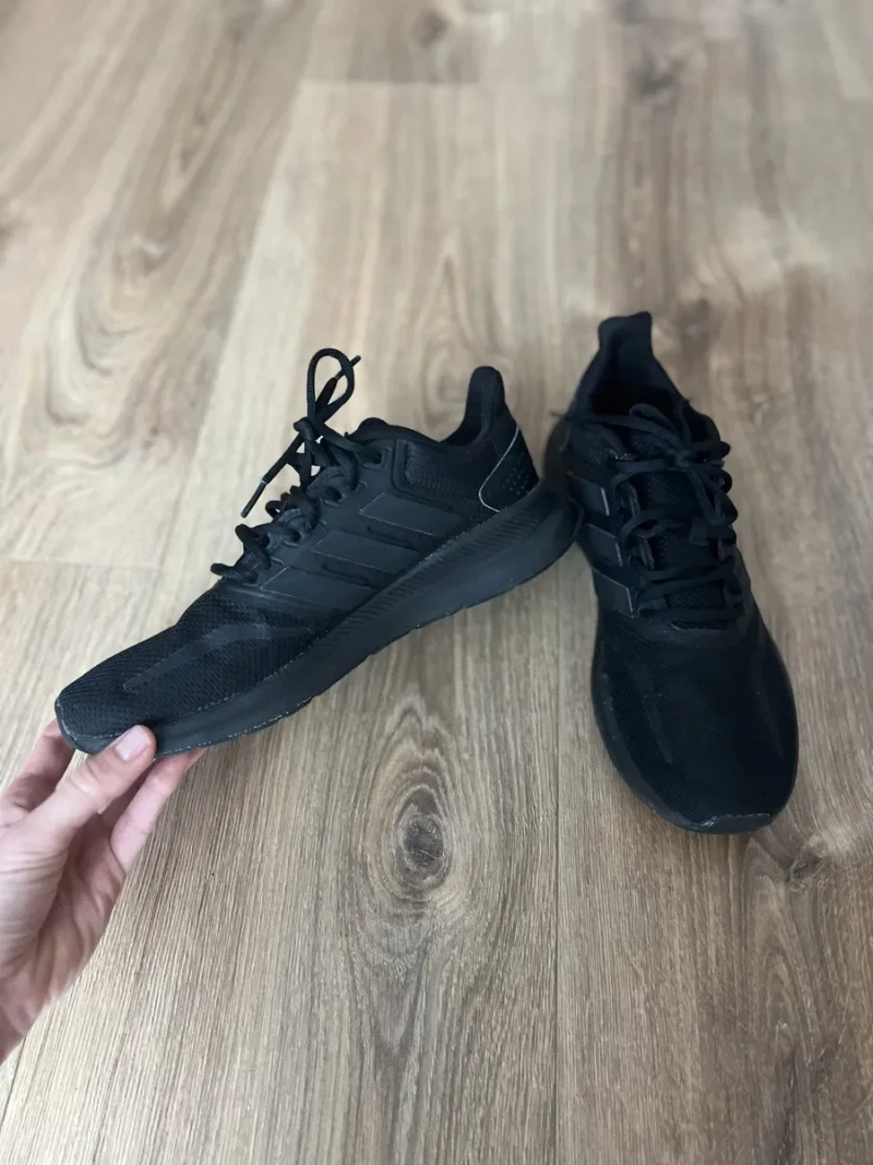 кросівки adidas (стелька 26) — фото 3