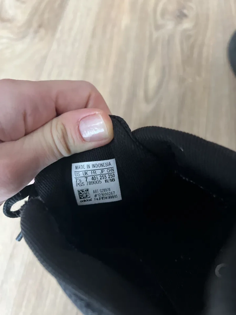 кросівки adidas (стелька 26) — фото 4