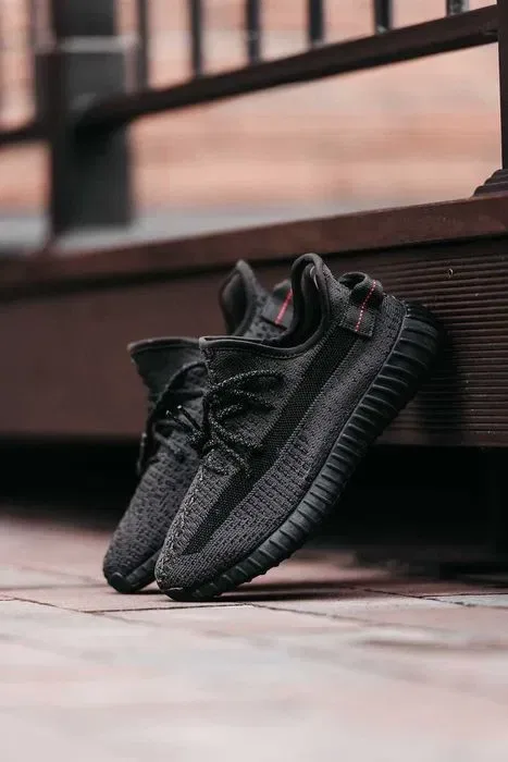 Кросівки Adidas Yeezy Boost 350 V2 Full Reflective Premium Black — фото 3