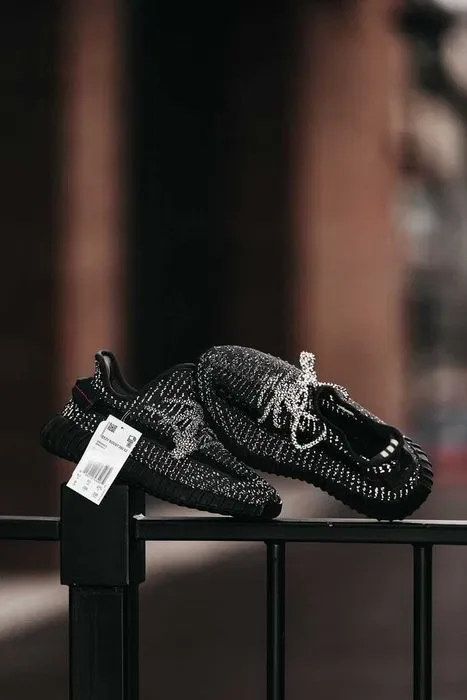 Кросівки Adidas Yeezy Boost 350 V2 Full Reflective Premium Black — фото 5
