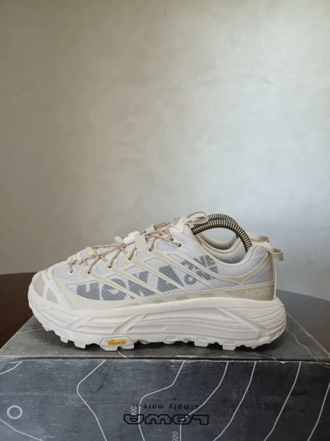 Кросівки Hoka One One Mafate Three2 Low Eggnog Shifting Sand - 1141572-ESSN
розмір 42 довжина устілки 27 см
НОВІ