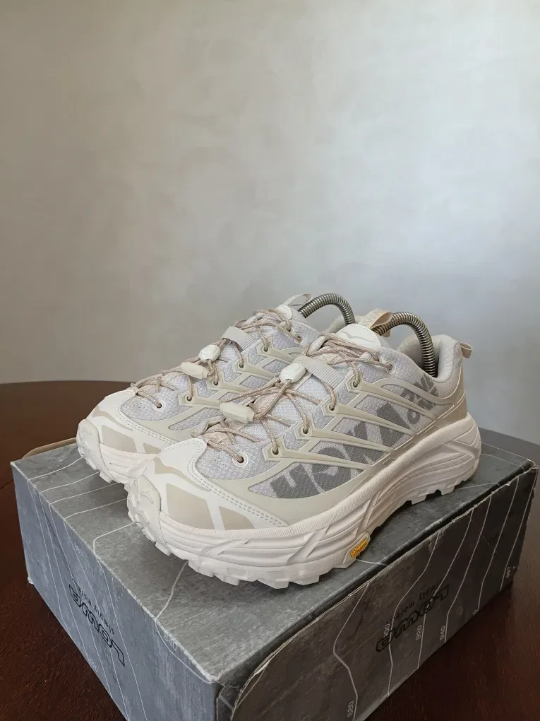 Кросівки Hoka One One Mafate Three2 Low Eggnog Shifting Sand - 1141572-ESSN
розмір 42 довжина устілки 27 см
НОВІ — фото 3