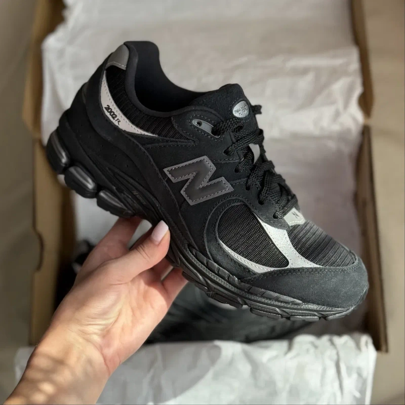 Кросівки New Balance 2002R — фото 2
