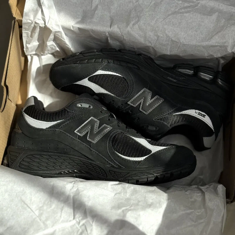 Кросівки New Balance 2002R — фото 4