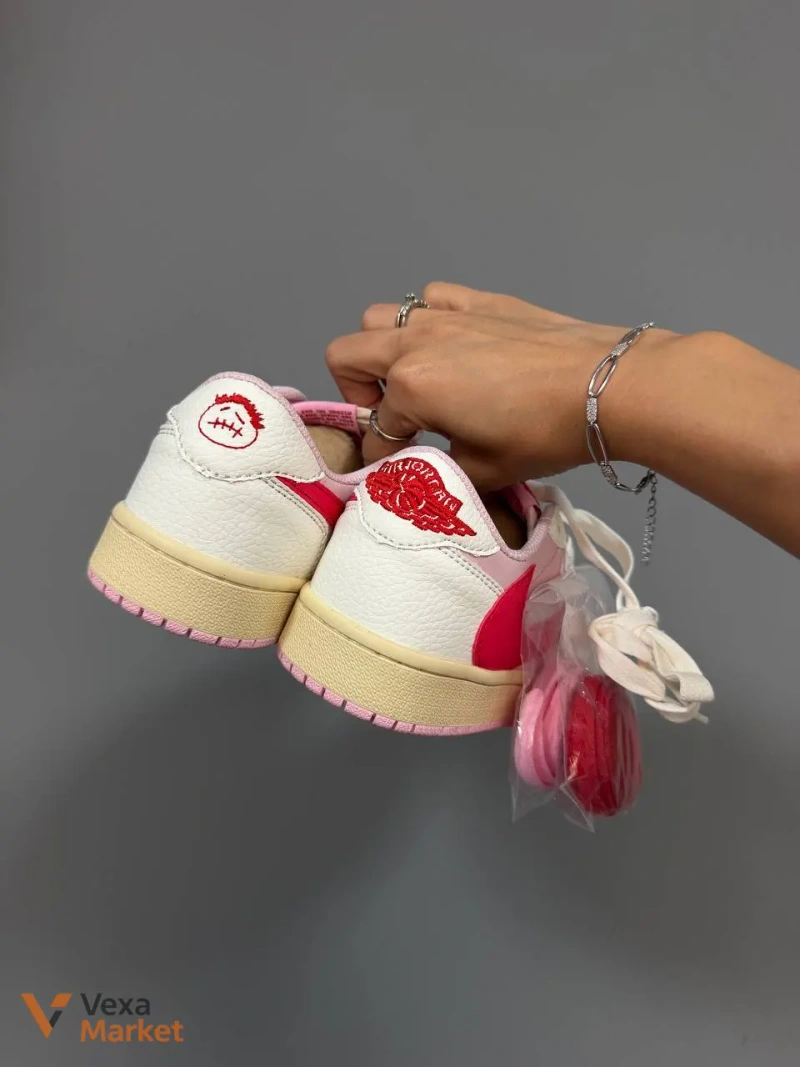 Кросівки NIKE AIR JORDAN 1 x TRAVIS SCOTT рожево-червоні — фото 9