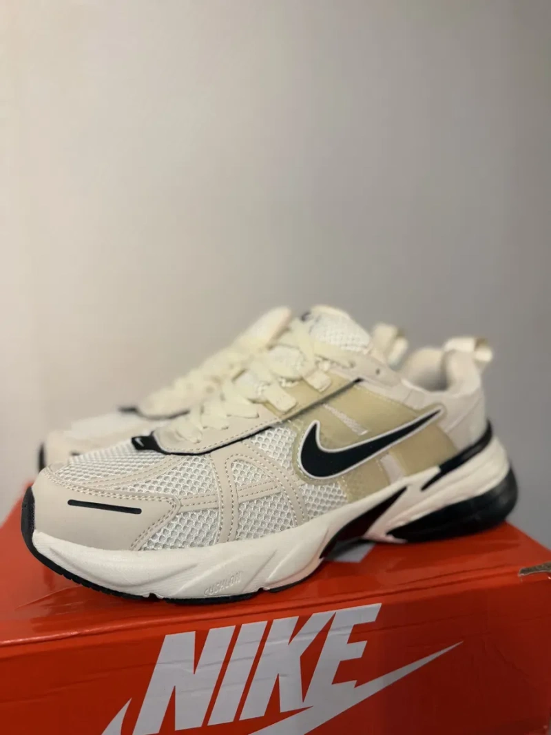 кросівки Nike V2k Runttek Beige Classic 43-44/26.5-27см — фото 2