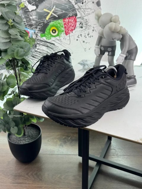 Кросівки шкіряні Hoka Bondi SR 42.5 розмір Е15898