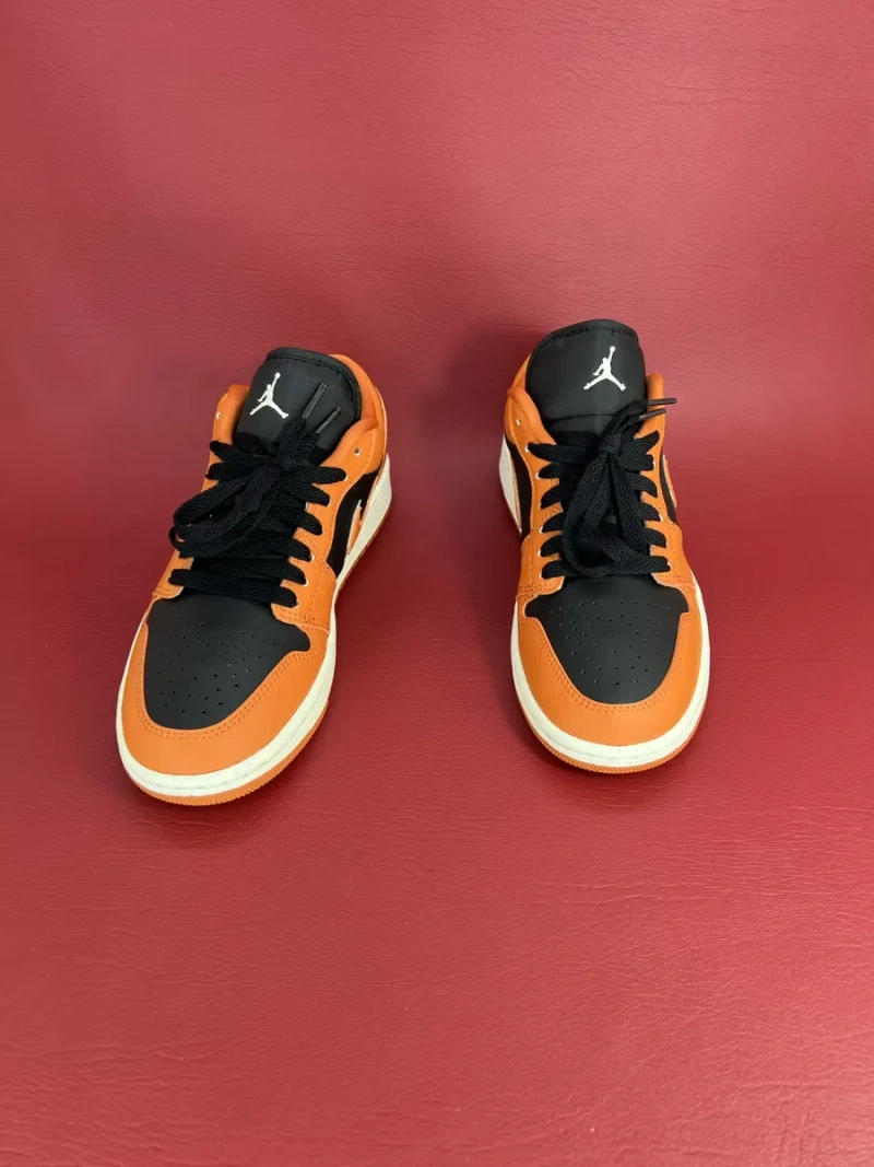 Кросівки жіночі  38,5р. Nike Air Jordan 1 Low SE "Sport Spice" (артикул DV1299-800) — фото 2