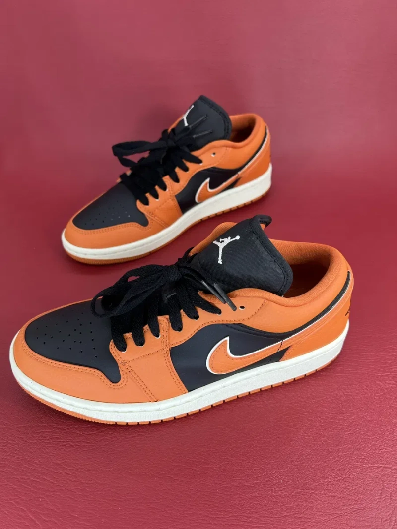 Кросівки жіночі  38,5р. Nike Air Jordan 1 Low SE "Sport Spice" (артикул DV1299-800) — фото 3