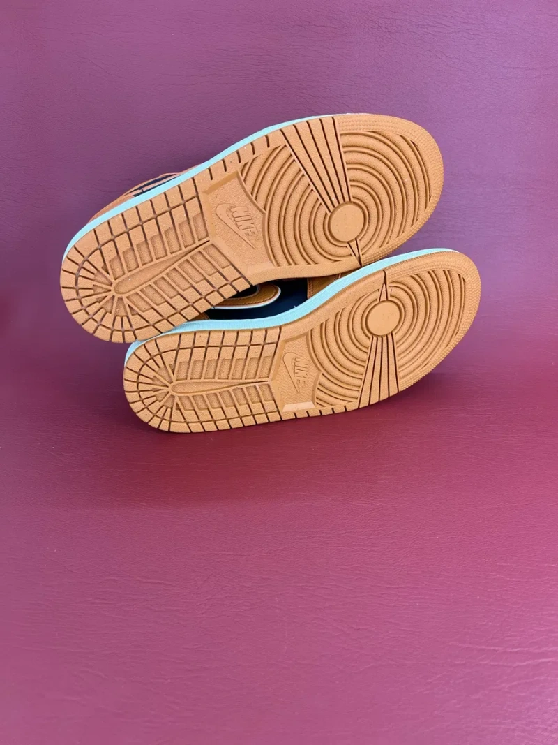 Кросівки жіночі  38,5р. Nike Air Jordan 1 Low SE "Sport Spice" (артикул DV1299-800) — фото 4