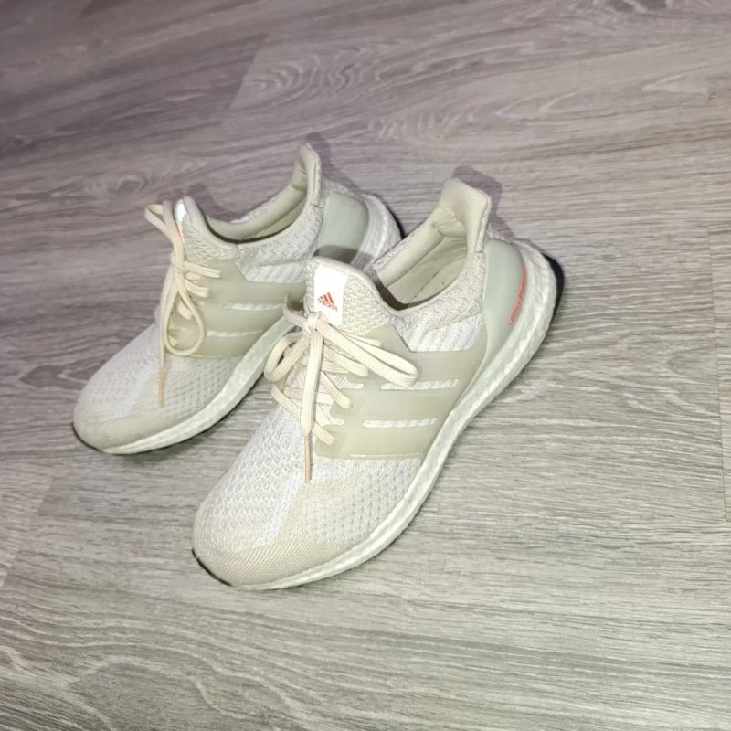 Кросівки жіночі Adidas Ultraboost 5.0 Dna Shoes Yellow Gz0447. — фото 2