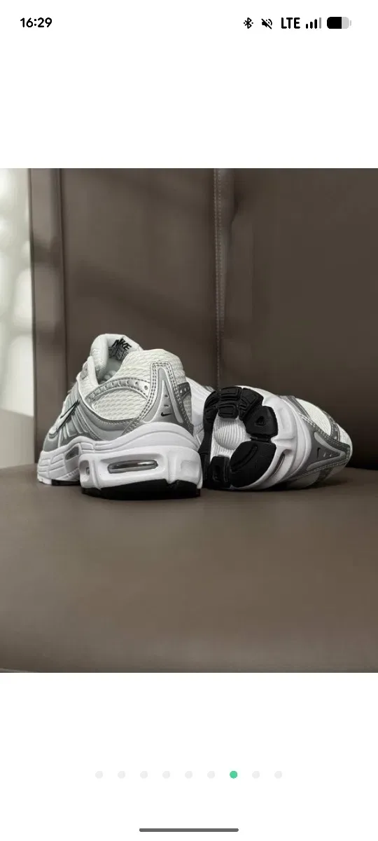 Кросівки  жіночі nike air max moto 2k white metallic silver   37,41р — фото 5