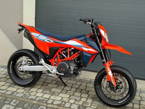 Ktm smc 690 R 2024 ne husqvarna 701