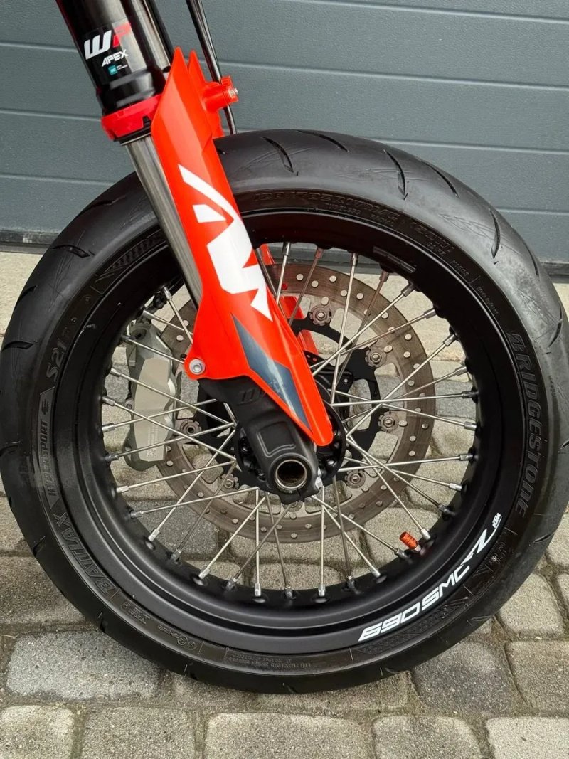 Ktm smc 690 R 2024 ne husqvarna 701 — фото 6