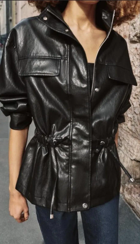 Куртка ZARA з високим коміром