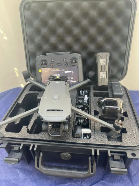 Квадрокоптер DJI Mavic 3 Enterprise Mavic 3E. Професійний дрон з 56x зумом та камерою 48 МП