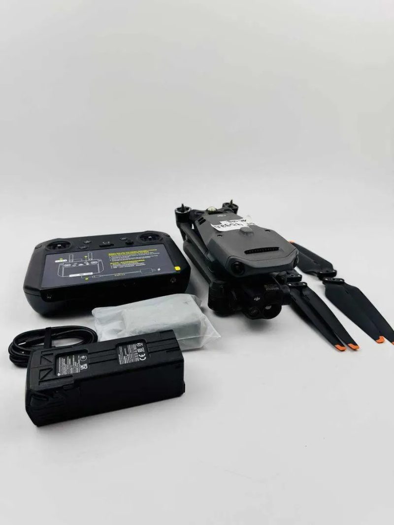 Квадрокоптер DJI Mavic 3Т, Без акк, Наліт: 57 хвилин з повним комплектом для польотів — фото 3