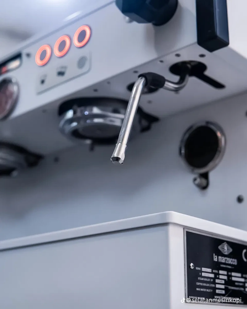 La Marzocco PB  Там, де кава стає мистецтвом — фото 4