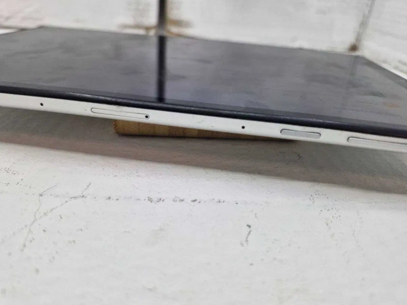 Lenovo Tab M10 HD 10' 2/32GB планшет | Нормальний стан |  Wi-Fi | Для дитини — фото 3