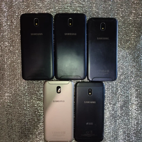 Лот смартфонів Samsung