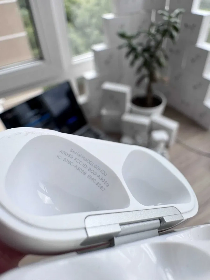 Магазин б/у Кейс AirPods 4 ANC A3059 A3056 A3055 A3057 Оригинал з шумопоглинанням анс — фото 5
