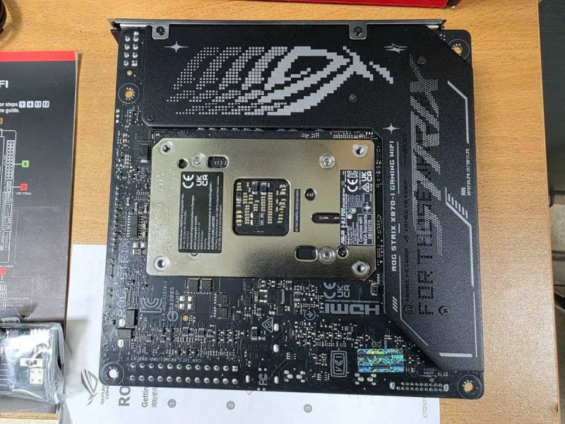 Материнська плата Asus ROG Strix X870-I WiFi — фото 3