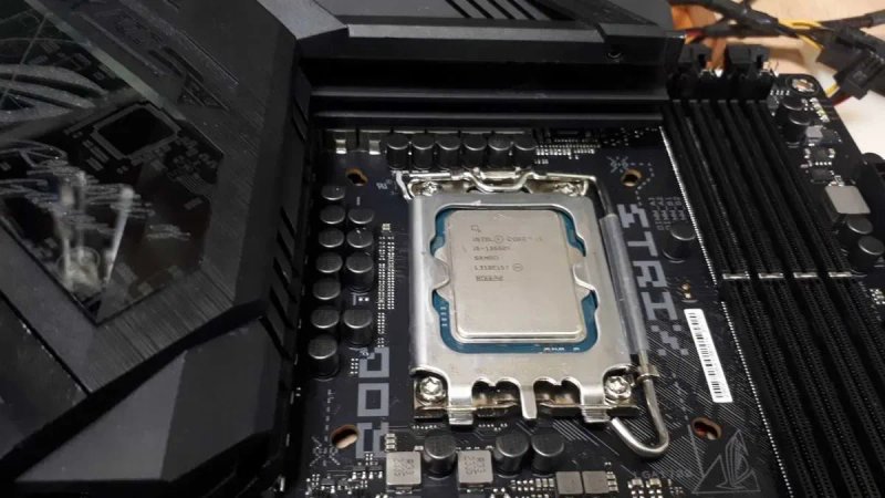 Материнська плата Asus Rog Strix Z790-H Gaming WiFi — фото 8