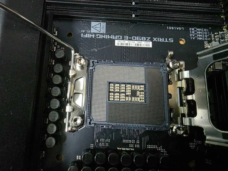 Материнська плата Asus ROG Strix Z890-E Gaming WiFi — фото 4