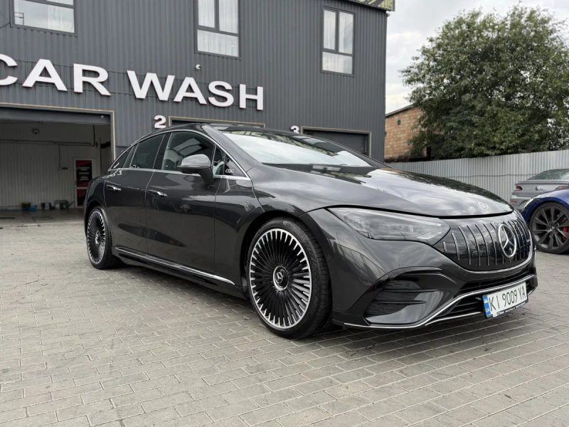 Mercedes-Benz EQE AMG 53 — фото 2