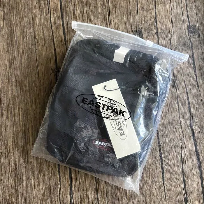 Мессенджер Eastpak black. Оригинал, сумка, барсетка через плечо — фото 8