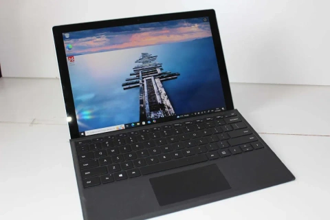 Microsoft Surface Pro 7+ Intel i5-1135G7 12.3" IPS 16/256GB