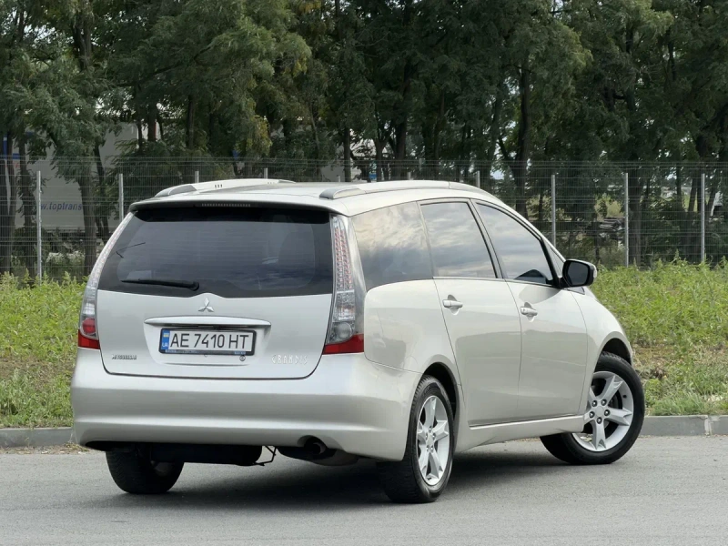 Mitsubishi Grandis 2.4 Avtomat Gaz4 — фото 4