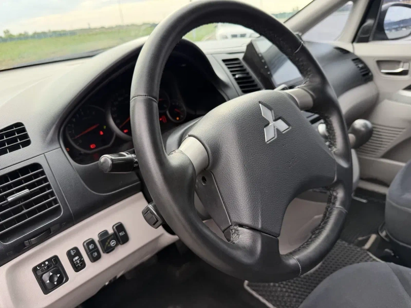 Mitsubishi Grandis 2.4 Avtomat Gaz4 — фото 6
