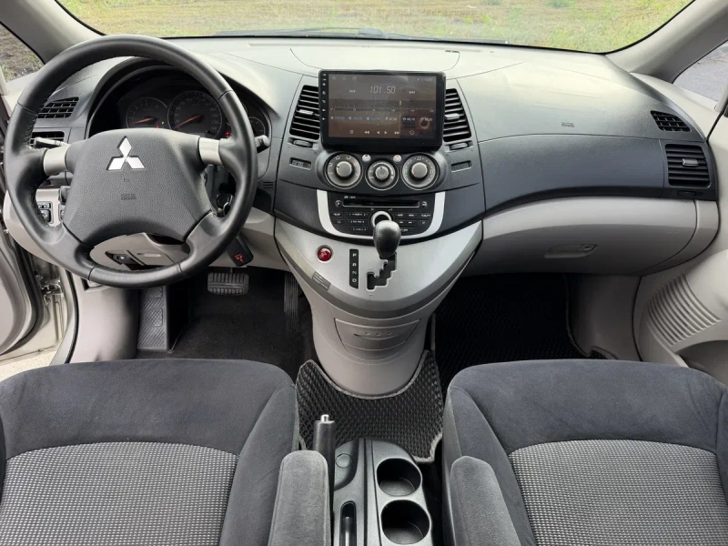 Mitsubishi Grandis 2.4 Avtomat Gaz4 — фото 7