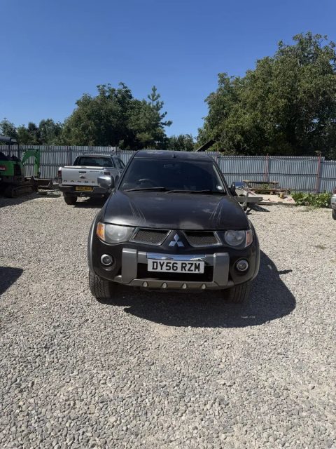 Mitsubishi l200 пікап міцубісі л200