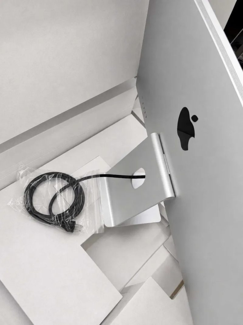 Монитор Apple Studio Display Standard glass Tilt adjustable stand MK0U3 — фото 2