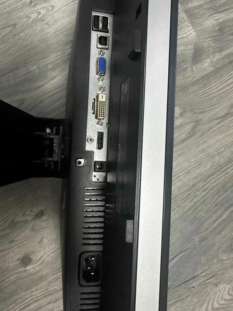 Монитор DELL Ultrasharp U2312Hm / 23 Дюймів / IPS / 1920x1080 — фото 7