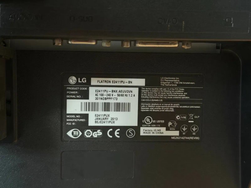 Монітор LG Flatron 24″ / Full HD / DVI / VGA / USB — фото 5