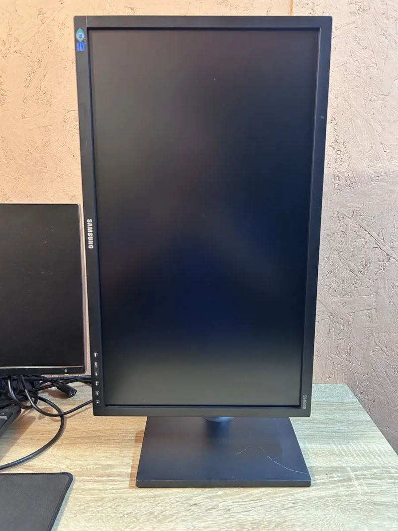 Монітор Samsung 23,6” LS24E65UPLX с HDMI розʼємом, а також VGA, DisplayPort Б/У — фото 3