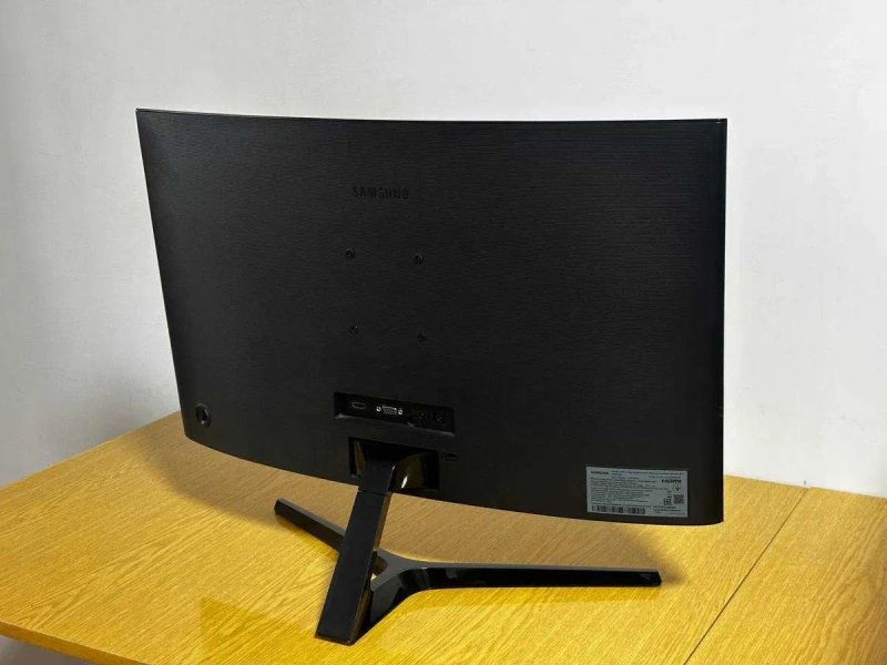 Монітор Samsung C27F396, 27 дюймів, Full HD, 75 Гц, — фото 2
