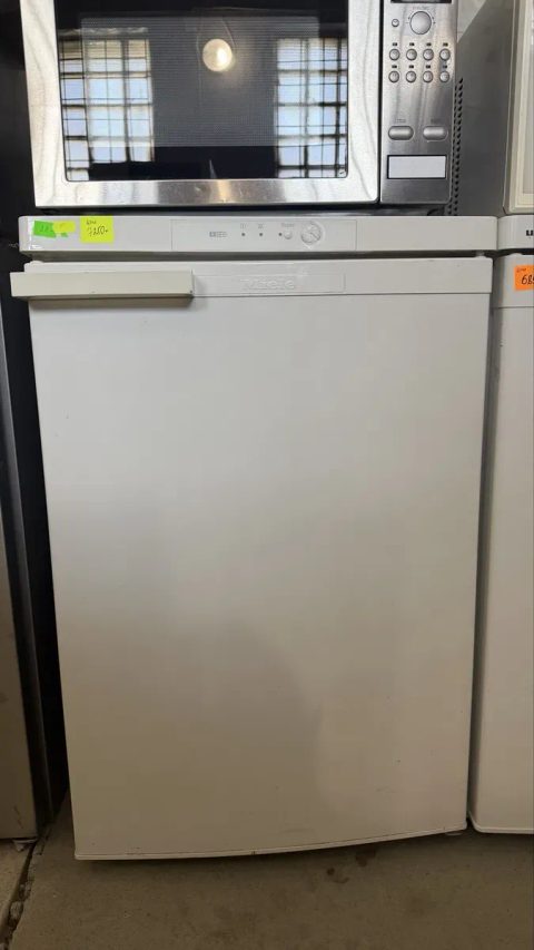 Морозильна камера Miele  SN-T 860024 116 l