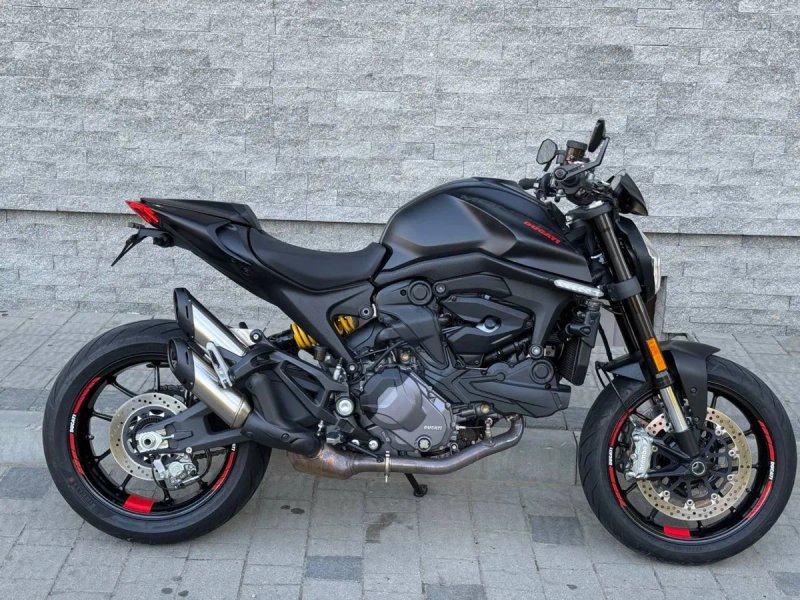 Мотоцикл Ducati Monster 937 2023 року — фото 3