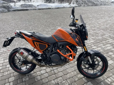 Мотоцикл KTM 690 Duke R