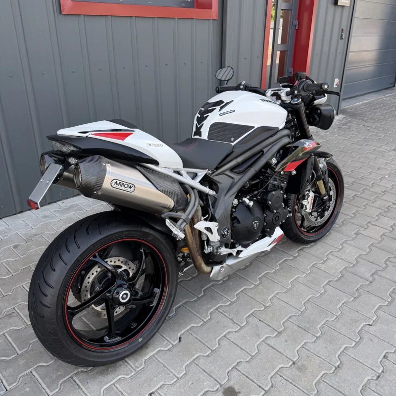 Мотоцикл Triumph Speed Triple RS 1050(kawasaki,yamaha,honda,suzuki) — фото 3