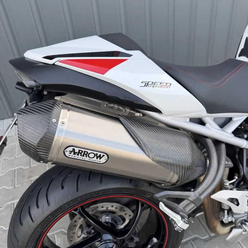 Мотоцикл Triumph Speed Triple RS 1050(kawasaki,yamaha,honda,suzuki) — фото 6