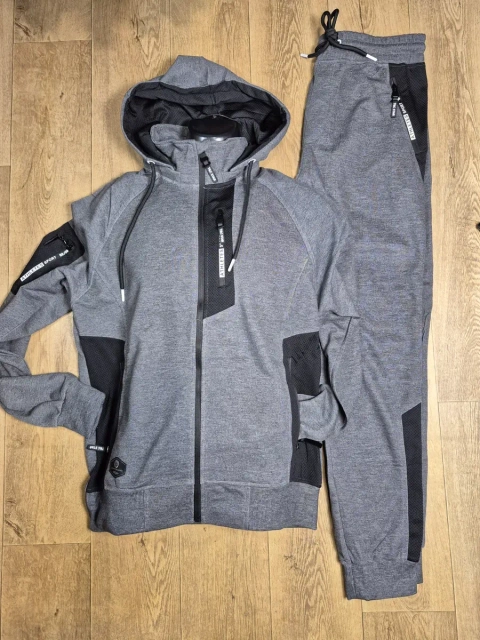 Мужские спортивные костюмы. Польша. 2 нитки.M- 2XL.Скидки.