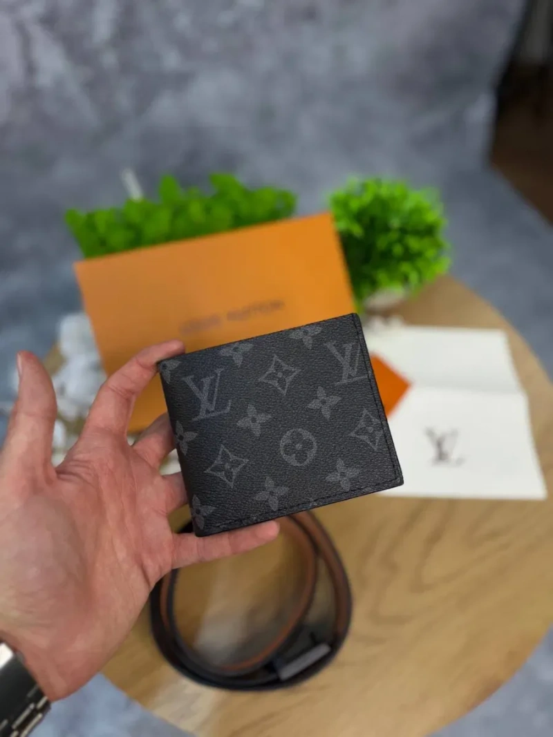 Набір Louis Vuitton чорний ремінь + гаманець Lv набор Луи Витон Лв | Набор Луї Вітон чоловічий чорний пасок Лв 105 см ремінь Louis Vuitton чорний — фото 5